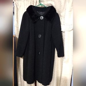 Syl-Dan Modes Overcoat Black Double -breasted 3/4 Sleeve Camel Fur Vintage 1960s